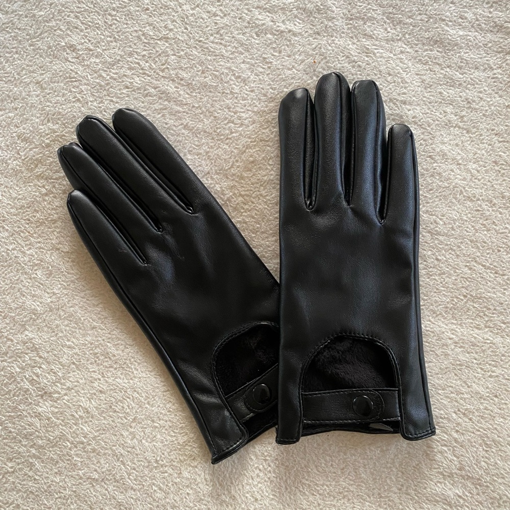 black winter gloves